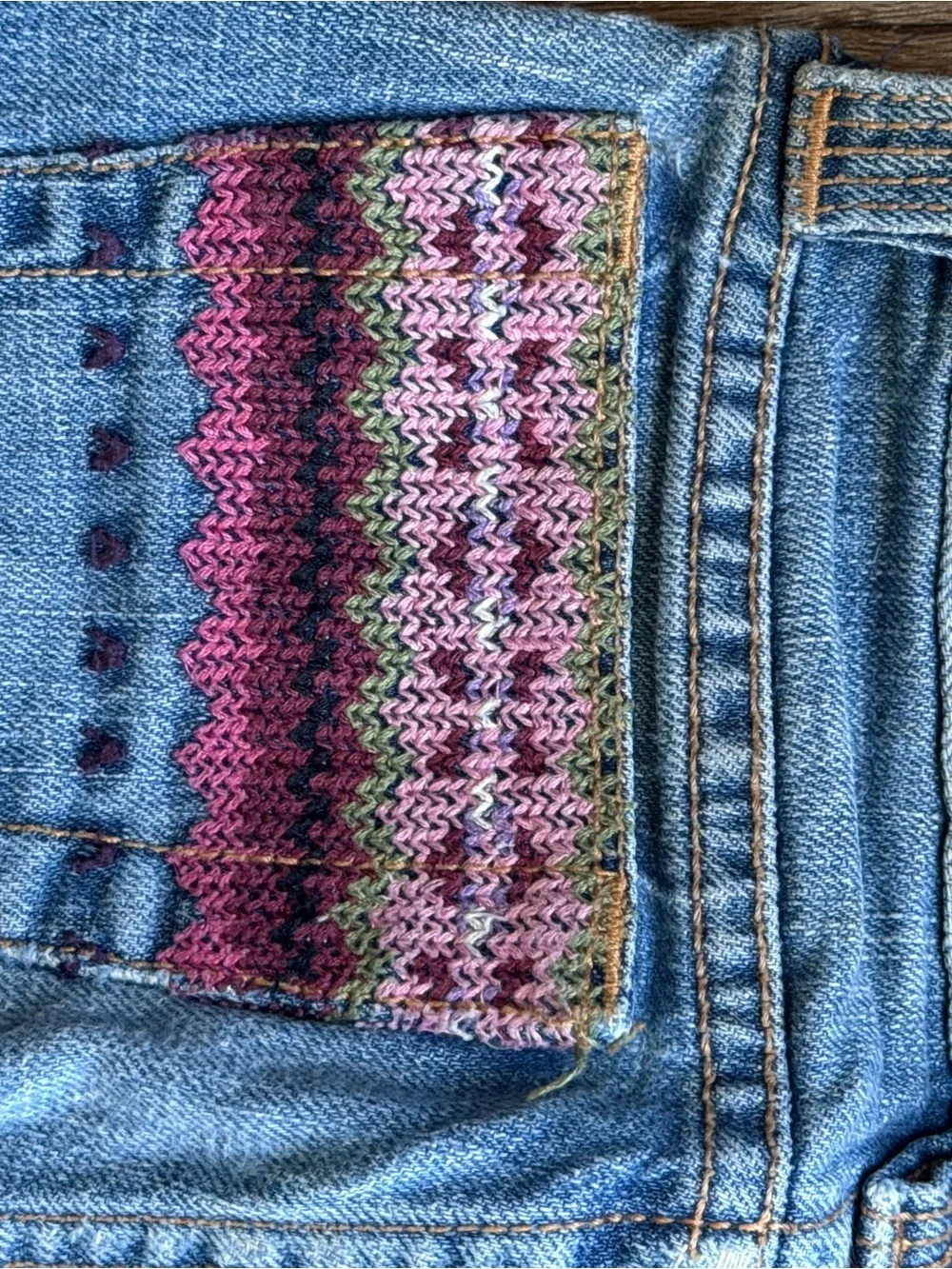 GAP Blue Jeans with Pink Stripe Pocket Embroidery